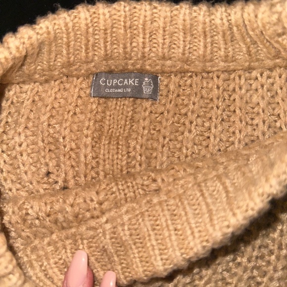 Cropped Beige Sweater - Picture 3 of 5